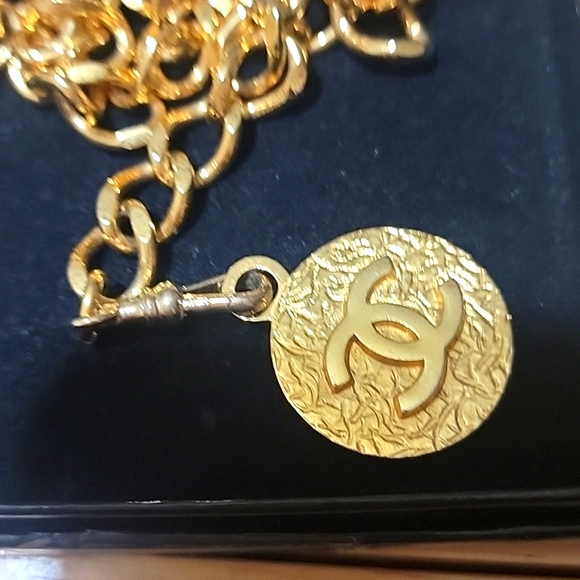 💯 Authentic  CHANEL VINTAGE CHAIN DOUBLE SIDED PENDANT BELT - Picture 3 of 6